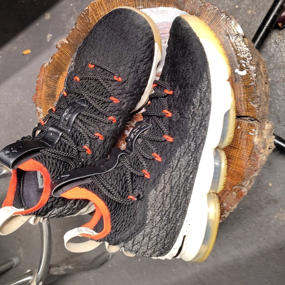 Nike Black and Red Knit Sneakers - Picture 4 of 4